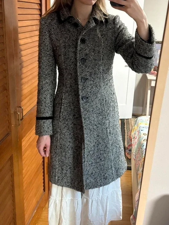 Tailored Herringbone Wool-Blend Coat in Gray - Picture 3 of 6